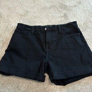 Jen7 black jean shorts size 8